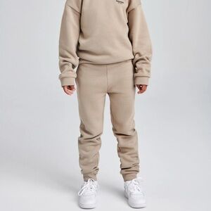 Frankie
Kids Unisex Jogger - size 8